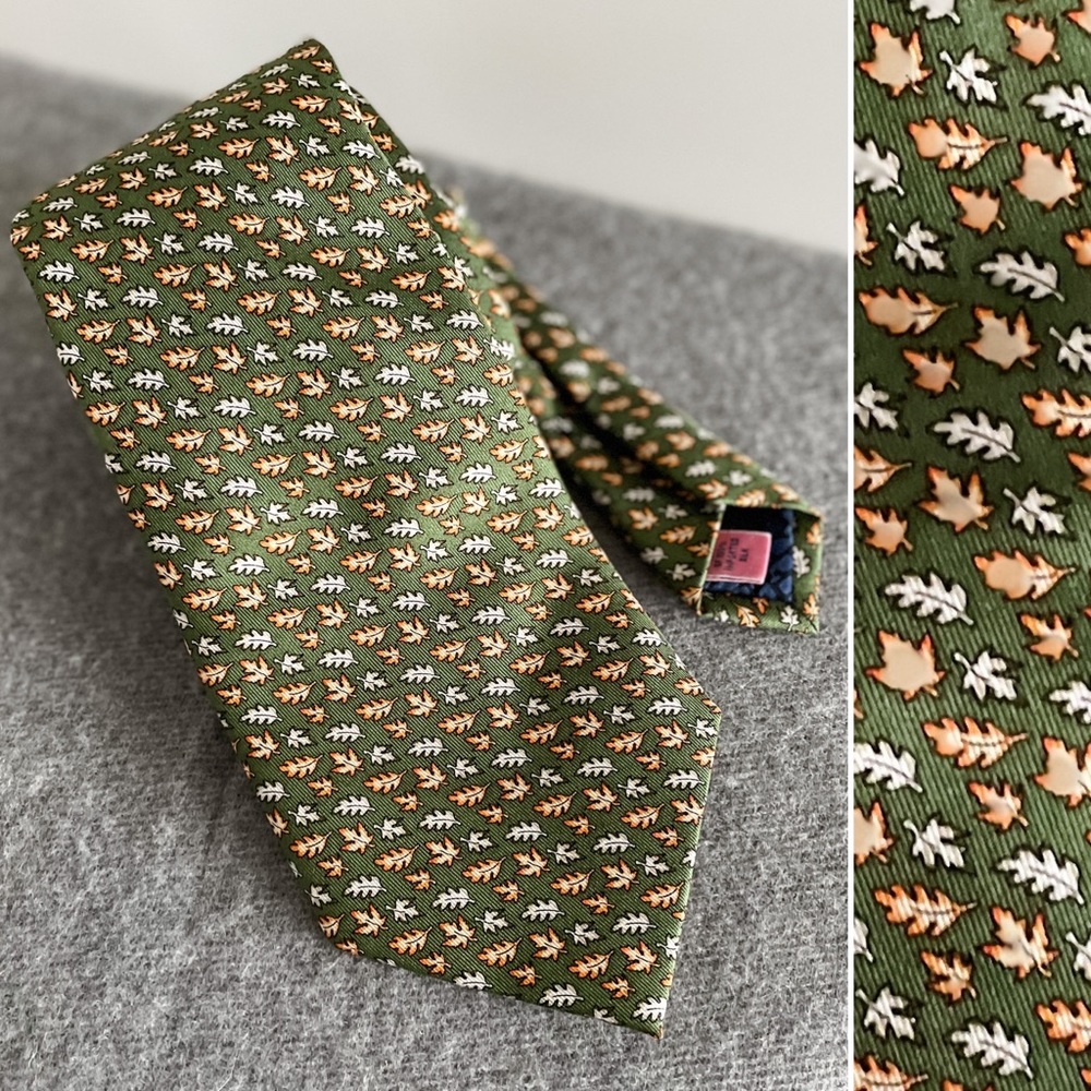 Vineyard Vines Falling Leaves 100% Silk Tie Necktie Autumn Fall Preppy